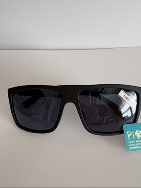 Piranha Walker II Square Black Unisex Sunglasses unisex NWT saddle bridge